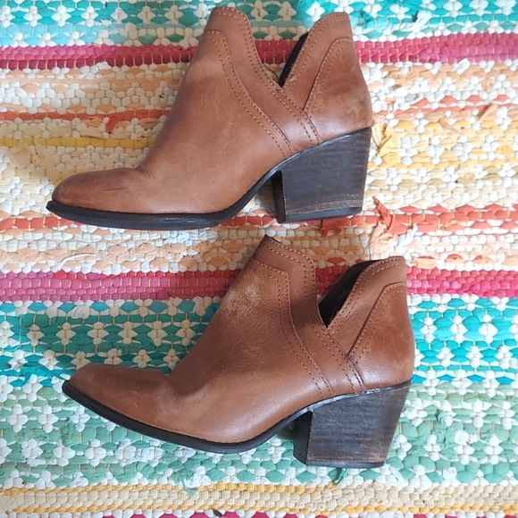 Steve Madden Brown Heeled Boots - Picture 1 of 12